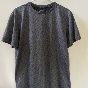 Mens Medium Gray Nike Dri-Fit T-shirt